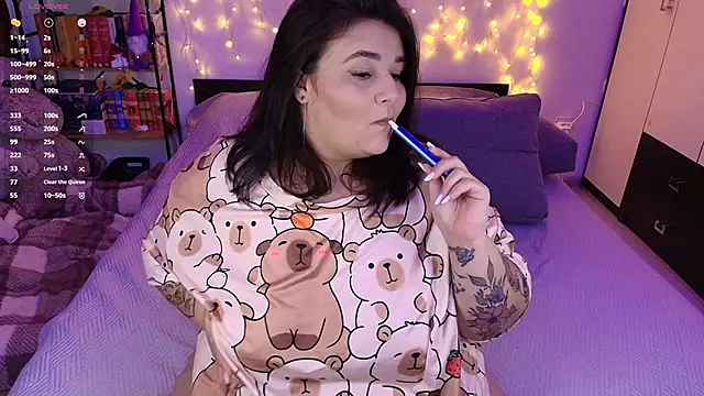 Snapshot of naughtykiss chatting on 11.16.25 naughtykiss online show from 11.16.25