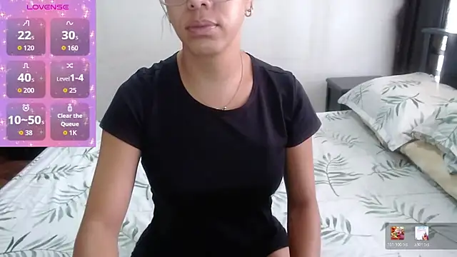 Snapshot of sensual_nataliee chatting on 04.29.26 sensual nataliee online show from 04.29.26