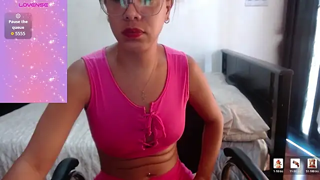 Snapshot of sensual_nataliee chatting on 06.01.26 sensual nataliee online show from 06.01.26