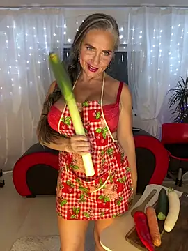 Snapshot of Alimela chatting on 02.07.26 Alimela online show from 02.07.26