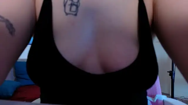 MilenaSaint online show from 01.26.25