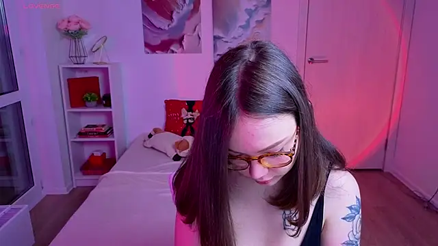 MilenaSaint online show from 10.20.25