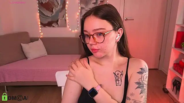 MilenaSaint online show from 11.21.25