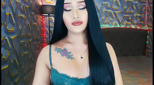 Snapshot of KylieMaxwellCaulfield_TS chatting on 01.23.25 KylieMaxwellCaulfield TS online show from 01.23.25