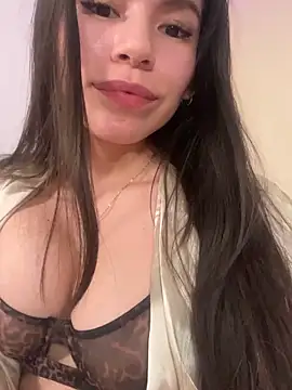 Snapshot of LalieFR chatting on 12.16.25 LalieFR online show from 12.16.25