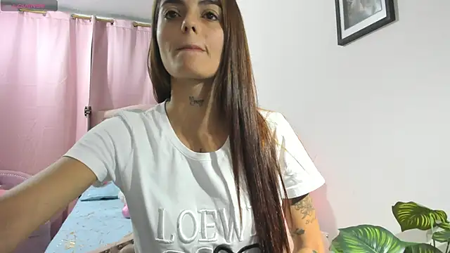 Snapshot of LexieBrooke_ chatting on 12.04.25 LexieBrooke online show from 12.04.25