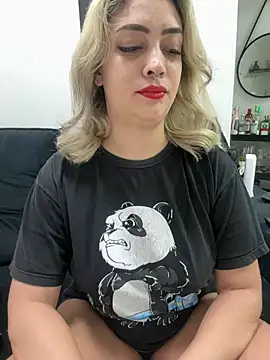 Snapshot of NathFox chatting on 12.15.24 NathFox online show from 12.15.24