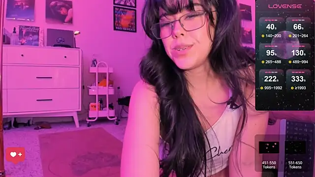 Evie-Luna online show from 02.04.25