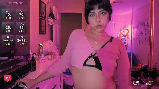 Evie-Luna online show from 11.12.25