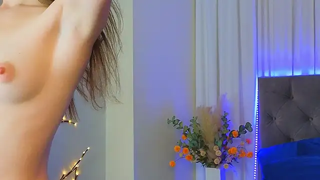 Ariana Petite online show from 02.25.26