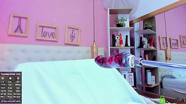 Snapshot of leylla_ chatting on 09.11.25 leylla online show from 09.11.25