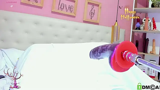 Snapshot of leylla_ chatting on 10.24.25 leylla online show from 10.24.25