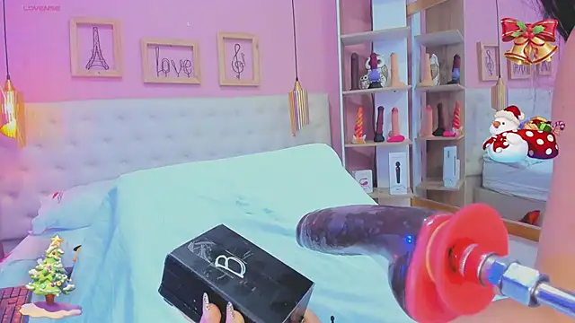 Snapshot of leylla_ chatting on 12.17.25 leylla online show from 12.17.25