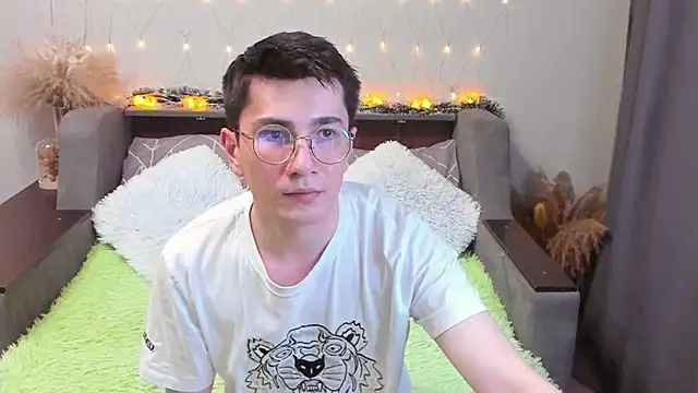 Yumi steve online show from 01.10.25