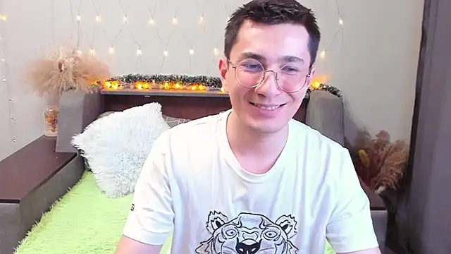 Yumi steve online show from 02.23.25