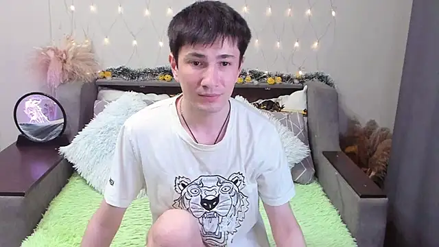 Yumi steve online show from 09.30.25