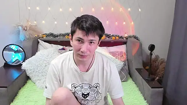 Yumi steve online show from 10.07.25