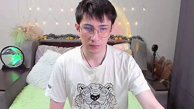 Yumi steve online show from 10.23.25