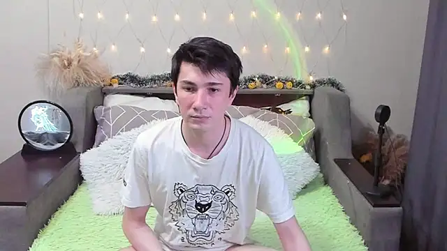 Yumi steve online show from 11.03.25