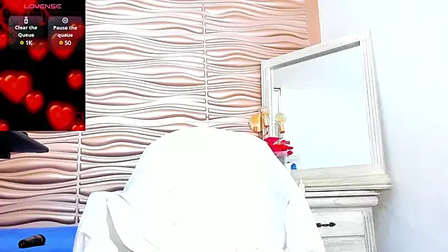 mia pineda online show from 02.24.25