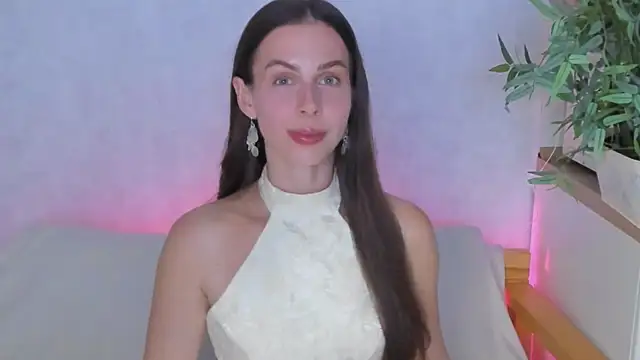 Teresa Hardly online show from 09.23.25