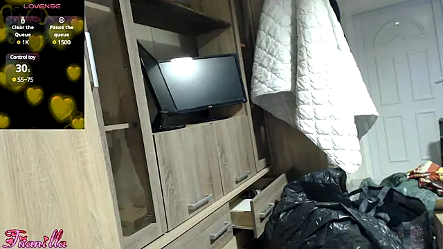 Titanilla39 online show from 12.15.24