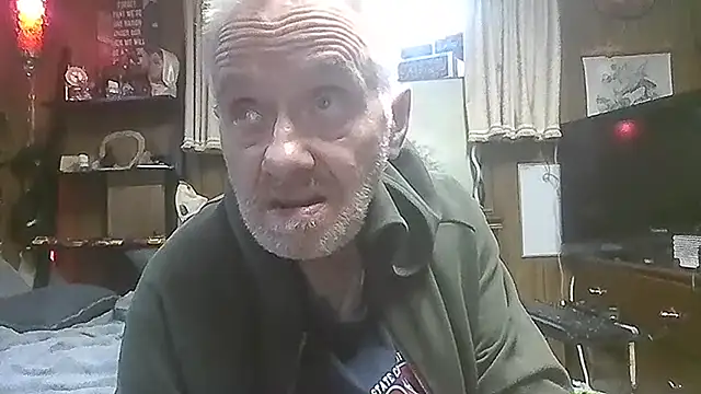 Snapshot of Makowboy chatting on 06.28.26 Makowboy online show from 06.28.26