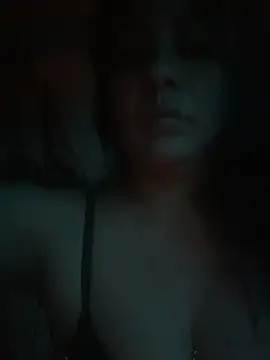 Aw ThROAt9 online show from 04.12.26