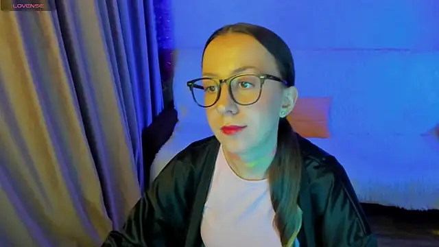 CurlySteph online show from 10.11.25