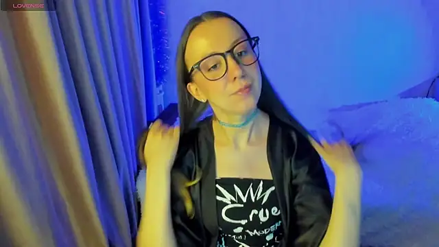 CurlySteph online show from 10.31.25