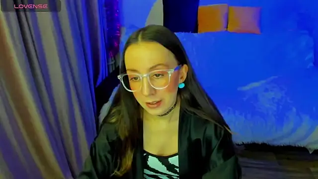 Snapshot of CurlySteph chatting on 02.05.26 CurlySteph online show from 02.05.26