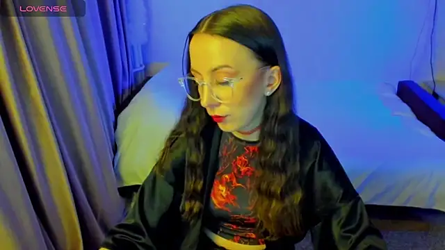 CurlySteph online show from 04.30.26