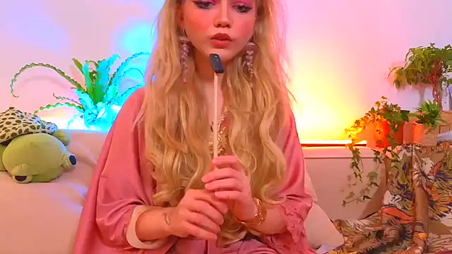 Snapshot of Nymph_Eva chatting on 11.15.25 Nymph Eva online show from 11.15.25