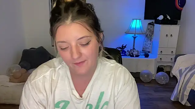 Snapshot of magicsparkles chatting on 12.05.24 magicsparkles online show from 12.05.24