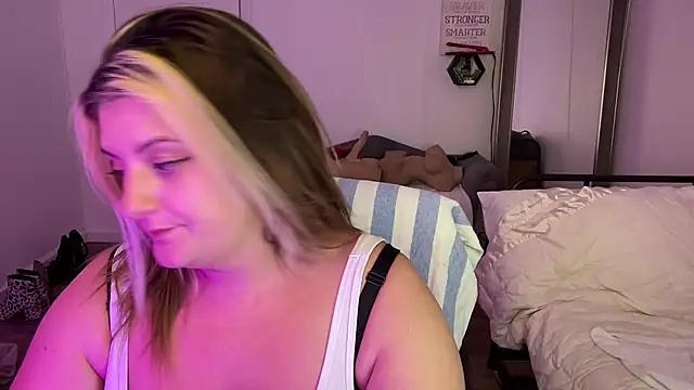 Snapshot of magicsparkles chatting on 03.14.25 magicsparkles online show from 03.14.25