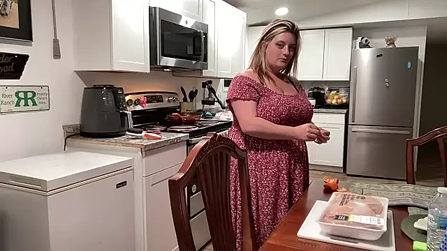 Snapshot of magicsparkles chatting on 03.16.25 magicsparkles online show from 03.16.25