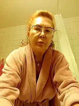 Hottie-Mom online show from 10.12.25