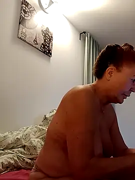 Hottie-Mom online show from 10.15.25