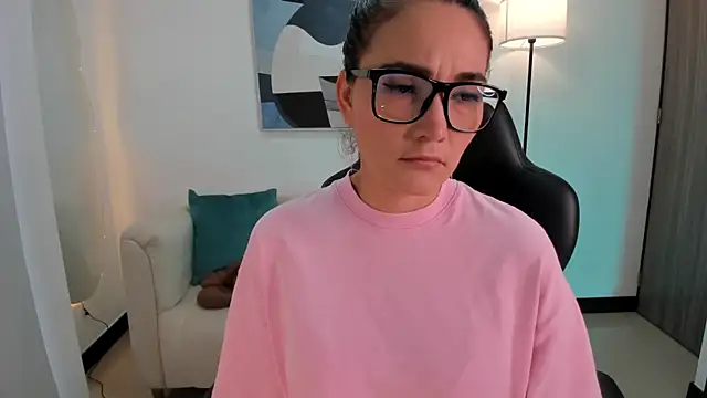 SaraParker  online show from 04.17.26