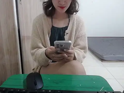 Sakura Moe online show from 01.15.25