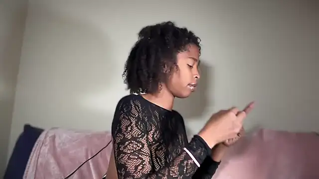 Snapshot of Cum2Charm chatting on 11.14.25 Cum2Charm online show from 11.14.25