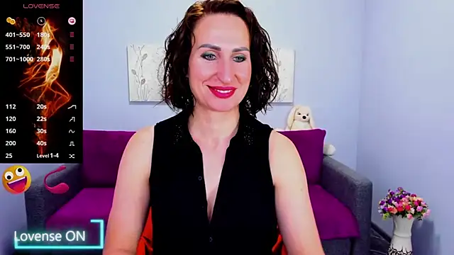 Snapshot of Nia_Smithh chatting on 10.04.25 Nia Smithh online show from 10.04.25