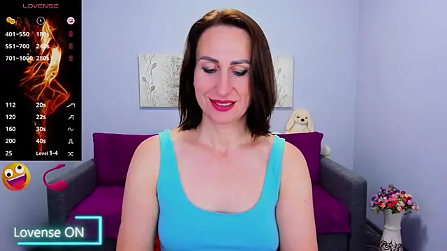 Snapshot of Nia_Smithh chatting on 10.24.25 Nia Smithh online show from 10.24.25