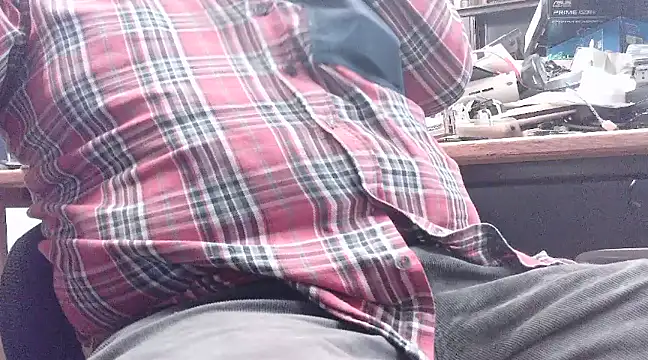 Snapshot of HaraldGermany chatting on 02.05.25 HaraldGermany online show from 02.05.25