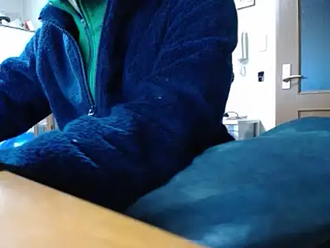 Snapshot of mococi chatting on 03.15.25 mococi online show from 03.15.25