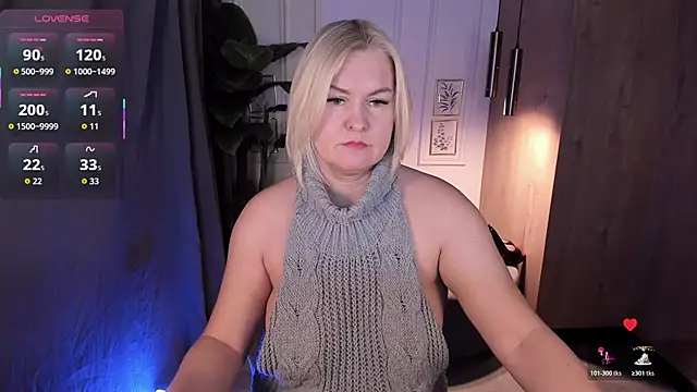 Snapshot of YolandaKiss chatting on 02.02.26 YolandaKiss online show from 02.02.26