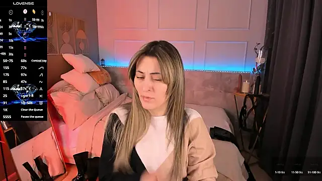 Snapshot of KylieMellow chatting on 02.16.26 KylieMellow online show from 02.16.26