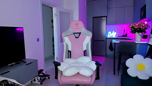 wow lovie online show from 04.10.26