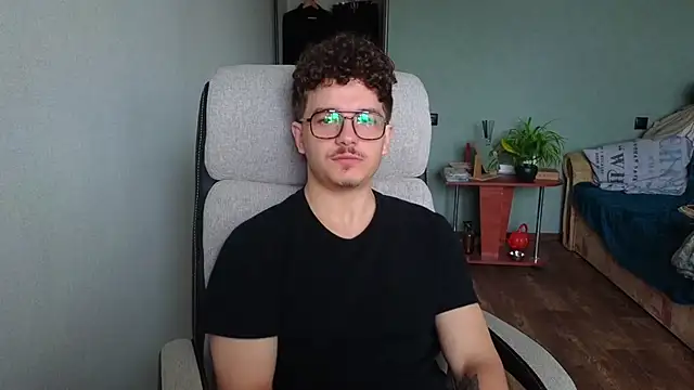 Remy Miles online show from 11.12.25