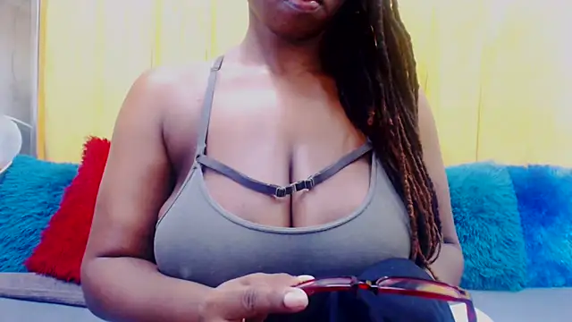 Bustydiva88 online show from 12.19.25